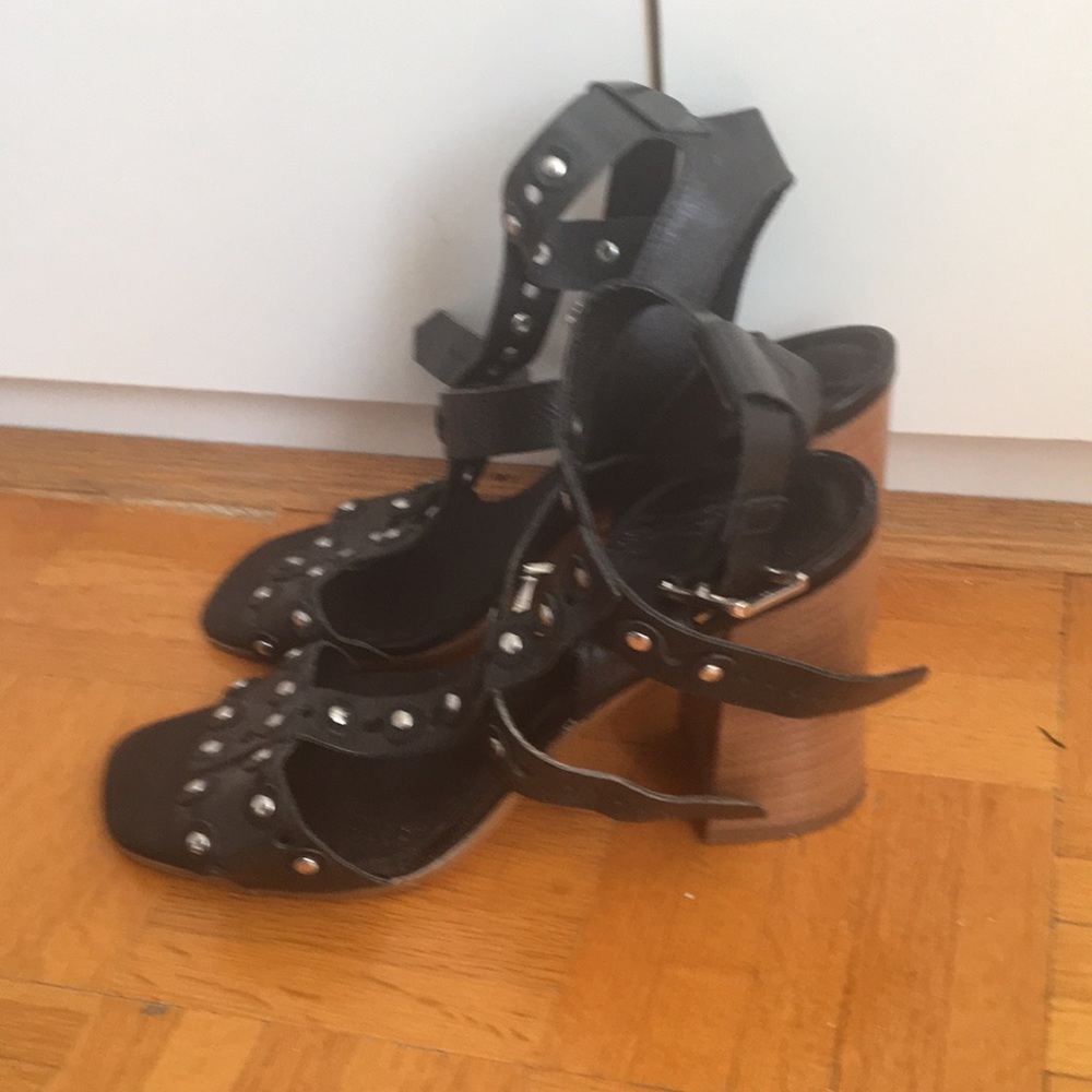 INTERVAL heels - Picture 3 of 4